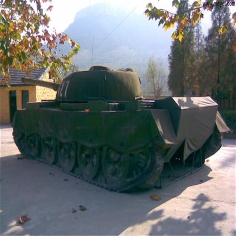东兴大型充气坦克